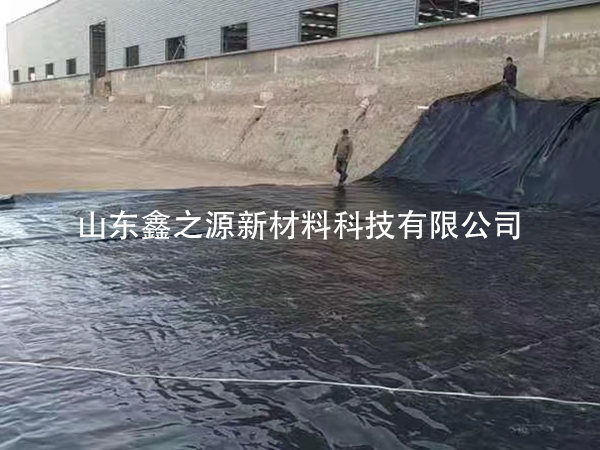 黑膜沼氣池使用過程中出現(xiàn)廢渣該如何處理？