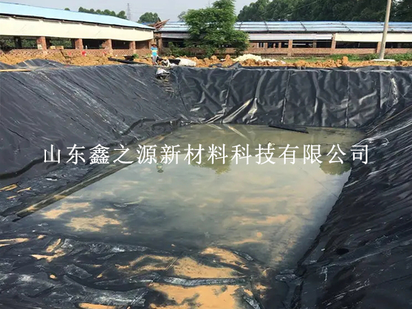 做好沼氣池黑膜的剪接工作，既節(jié)約又高效